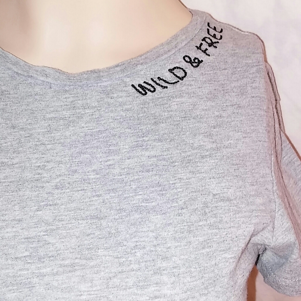 Embroidered tee medium